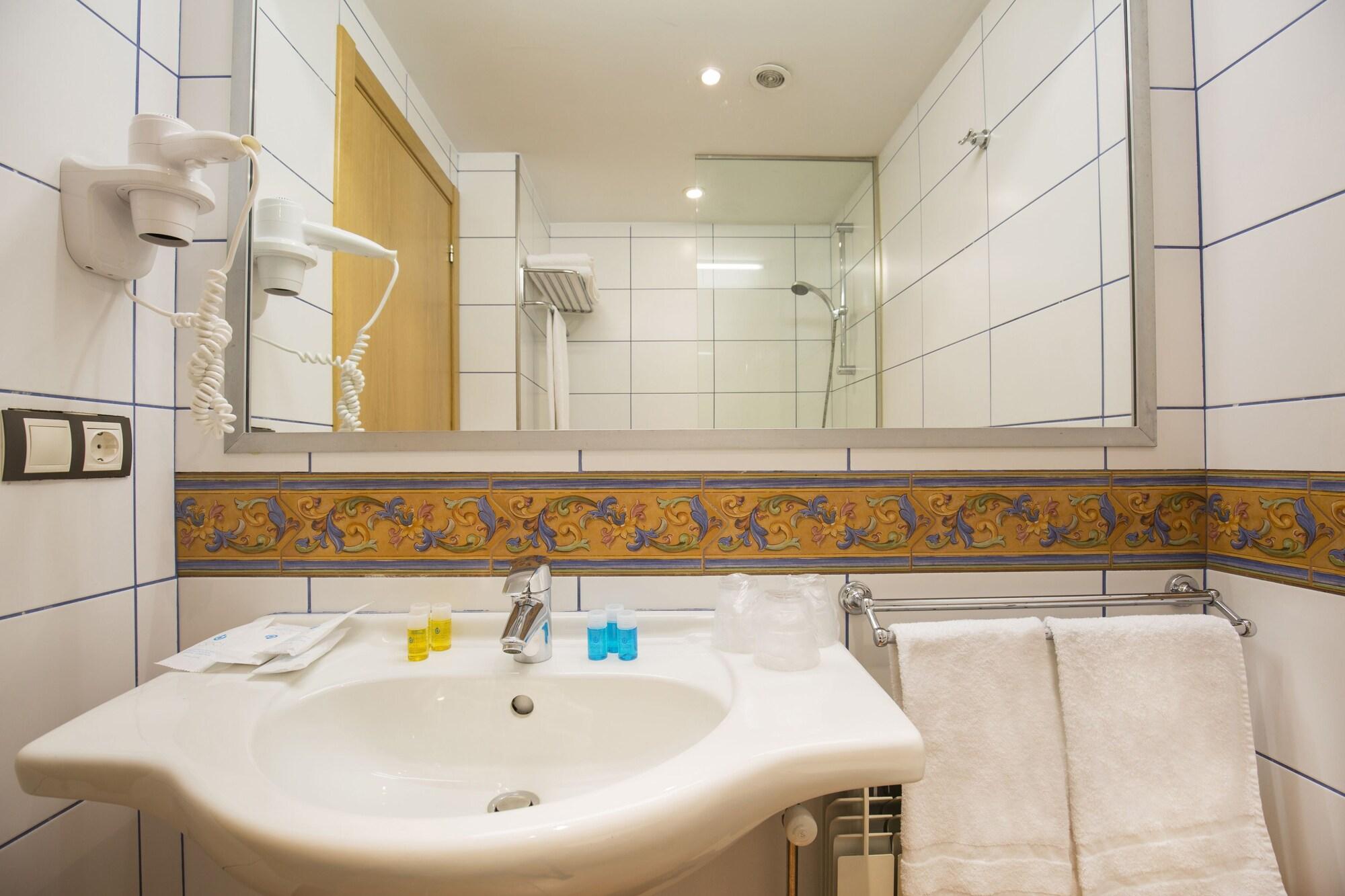 Hotel Catalunya Ski Пас де ла Каса Екстериор снимка